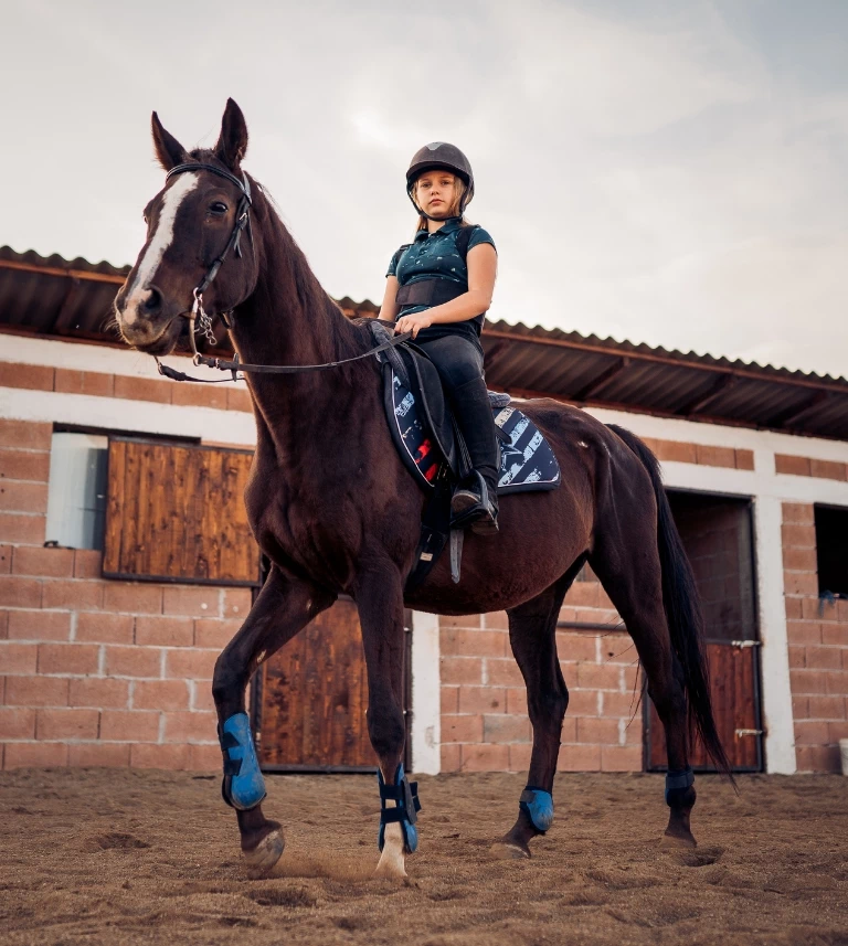 Dziewczyna na koniu